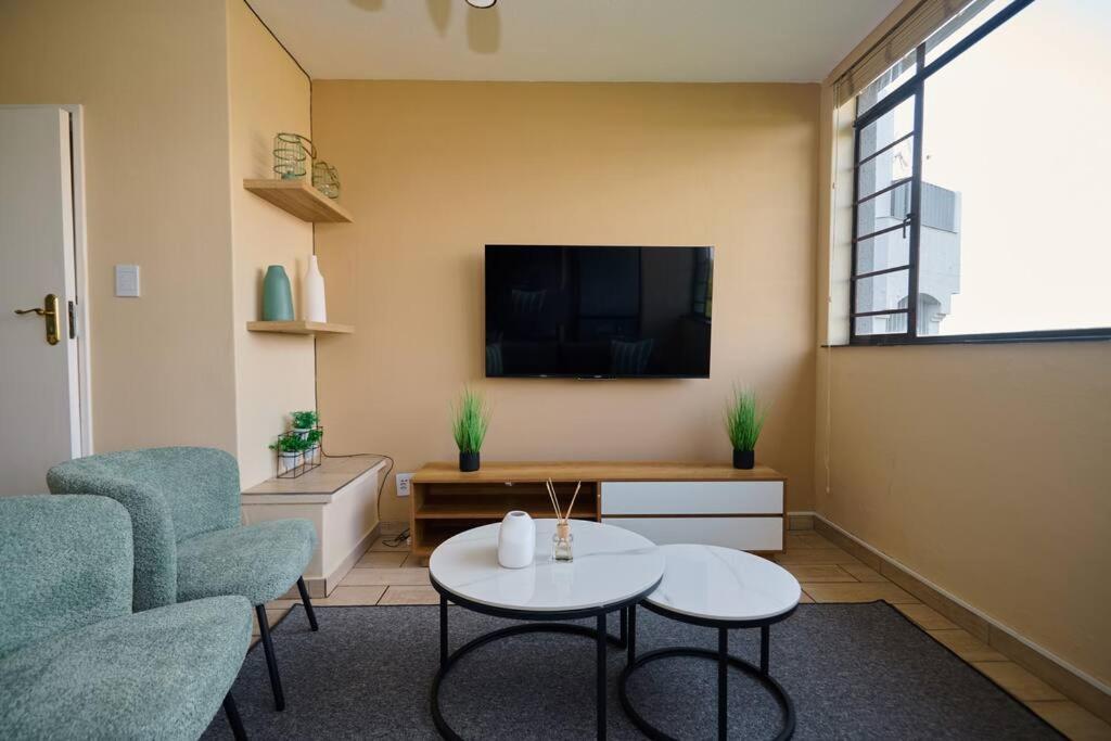Unit 406 At Menlyn Place Apartment